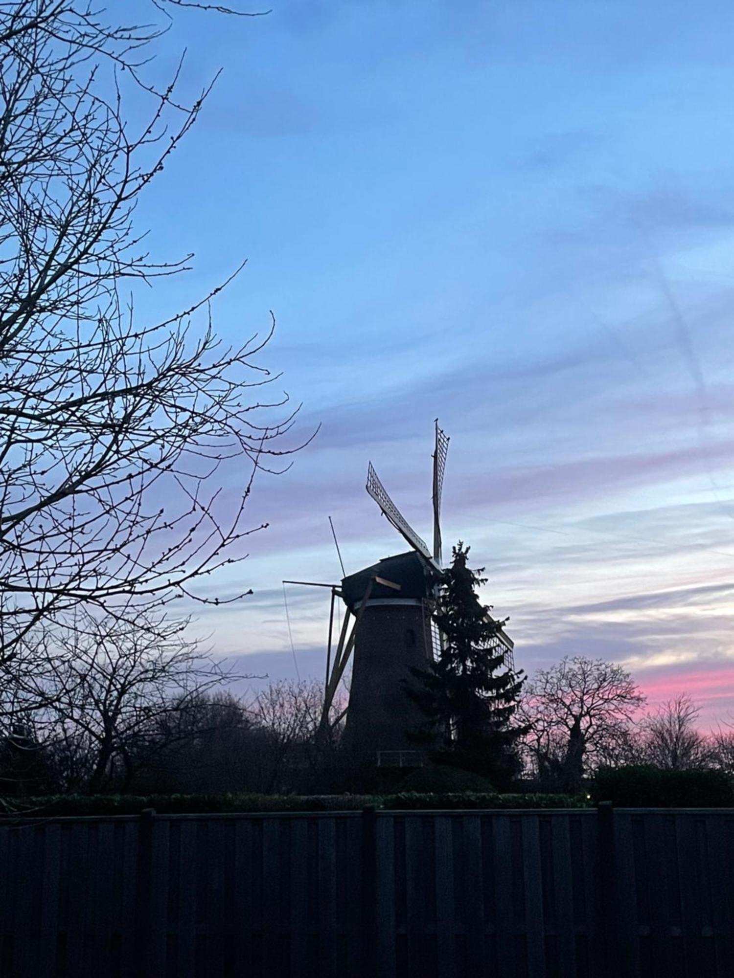 Gastenverblijf Bij De Buuren Dirksland Exterior foto